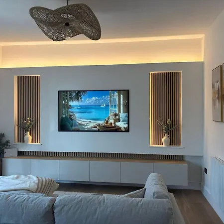 Louvre Grand View Apartment